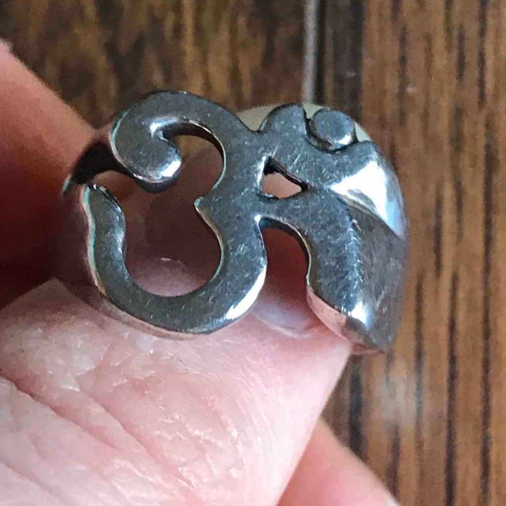 Vintage Om/Aum Symbol Sterling Silver Ring